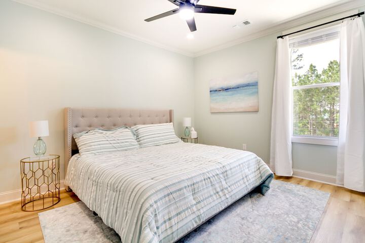 Lovely Bay St. Louis Retreat w / Dock & Canal Access
