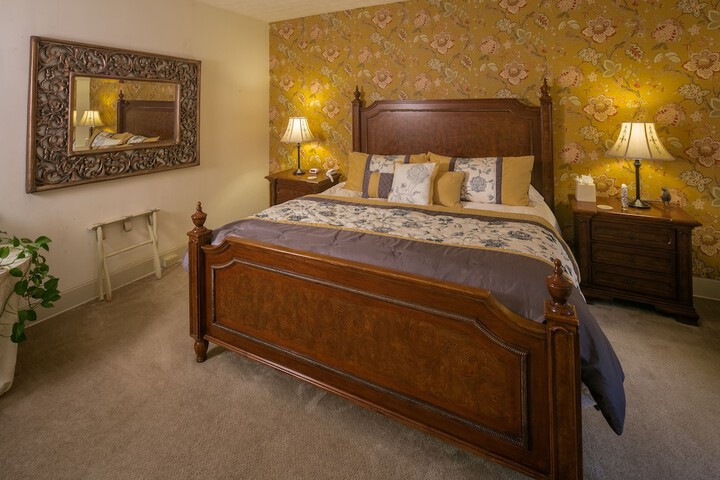 Room 70 of 95