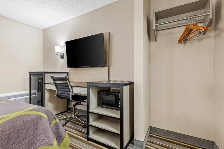 Super 8 by Wyndham Athens