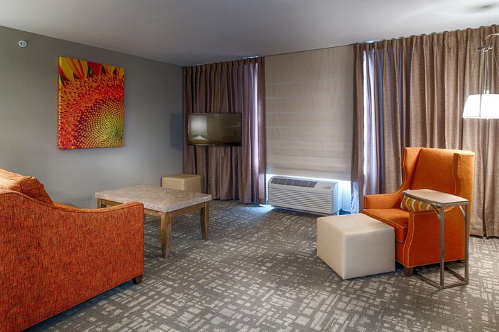 Room 10 of 37