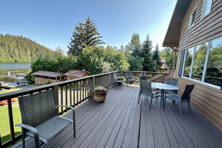 Sundeck 84 of 101