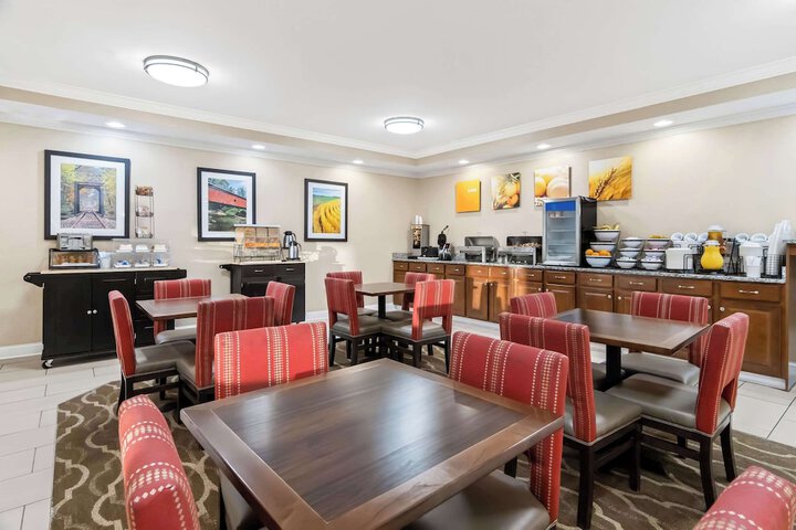 Comfort Inn Hebron-Lowell Area