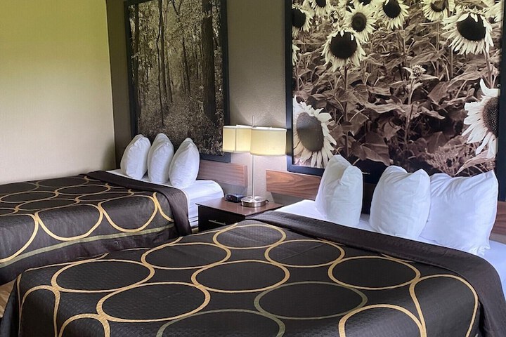Super 8 by Wyndham New Hampton