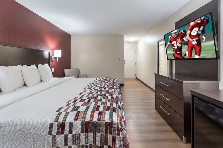 Room 27 of 38
