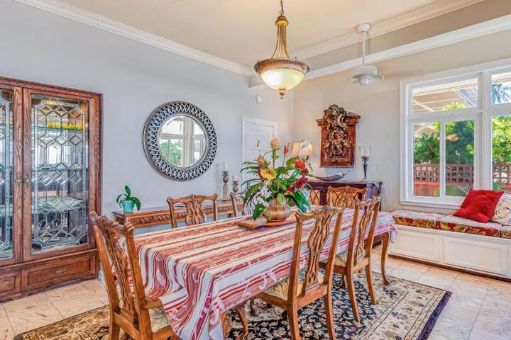 LAHAINA OCEANFRONT ESTATE