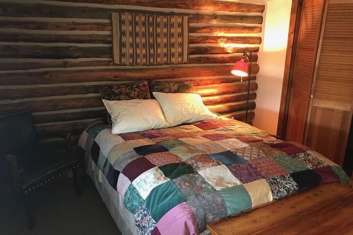 Room 27 of 38