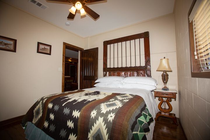 Room 41 of 87