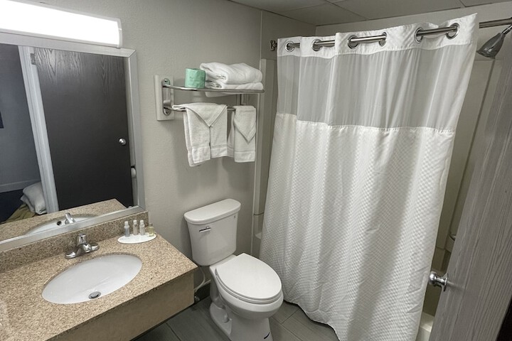 Room 13 of 36