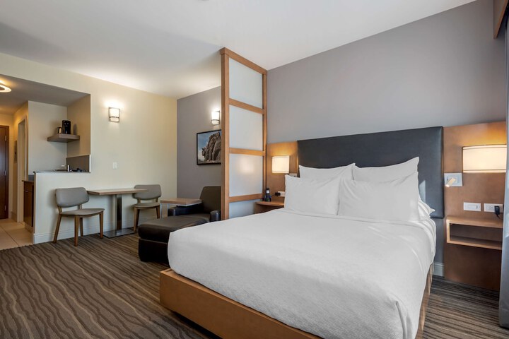 Best Western Plus Sawridge Suites