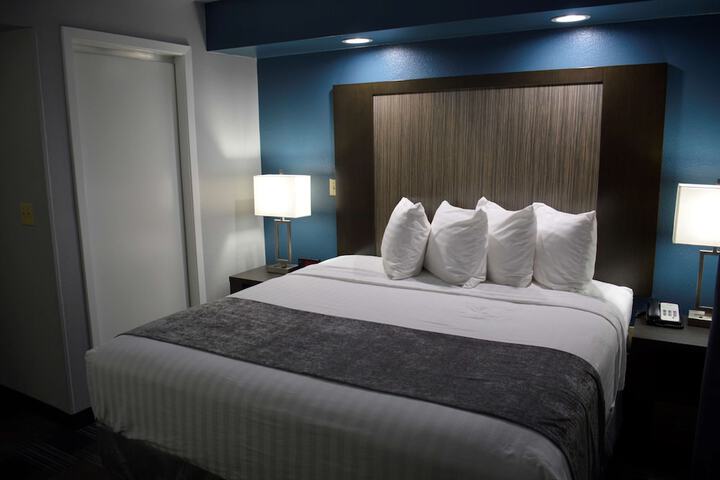 Room 8 of 25
