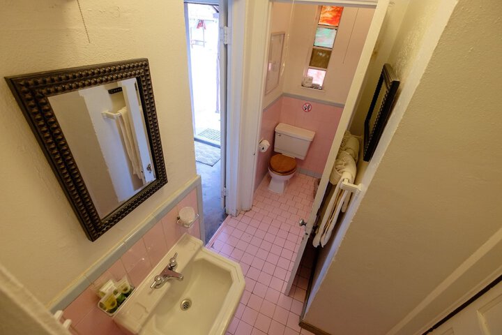 Room 9 of 44