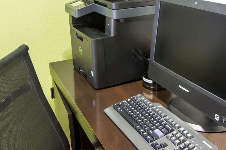 Business Center 40 of 41