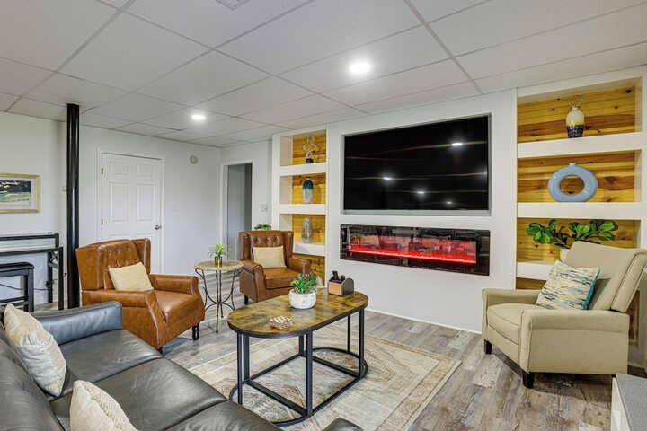 Alabama Retreat w / Private Pond Deck & Pool Table