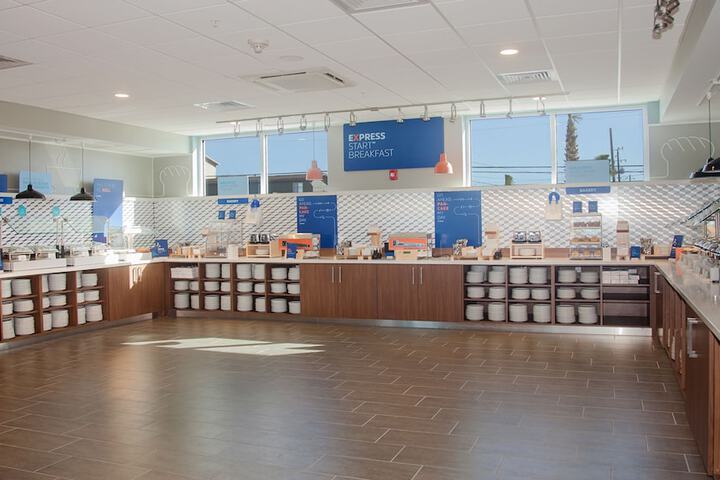 Holiday Inn Express & Suites Panama City Beach - Beachfront by IHG