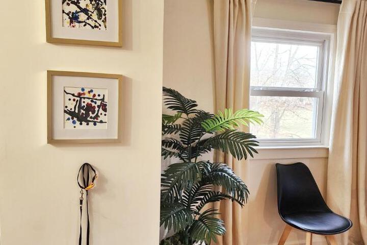 Chic Spacious Apt Near Attractions / Food/EWR/NYC