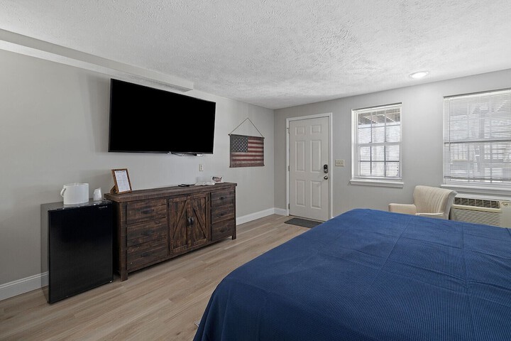 Room 128 of 153
