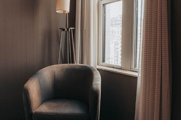 Room 25 of 43