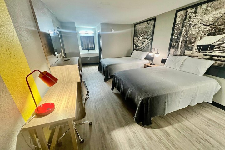 Super 8 by Wyndham Manchester TN