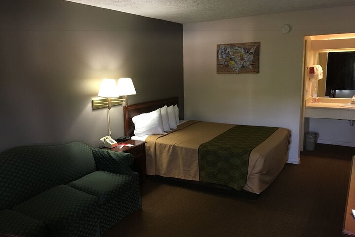 Room 28 of 39