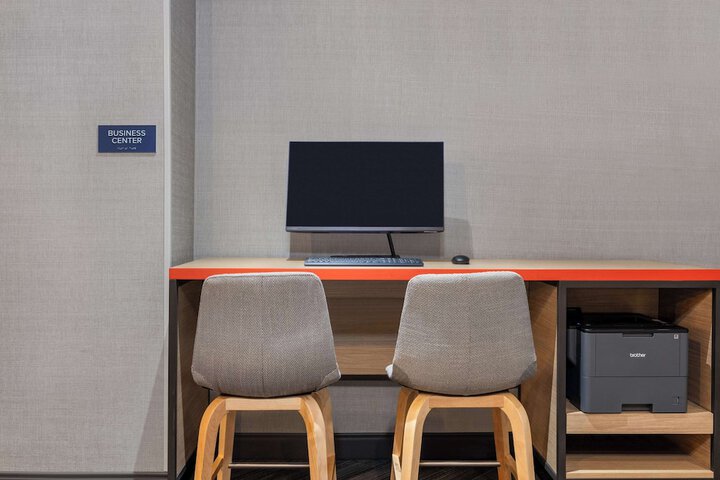 Business Center 31 of 31