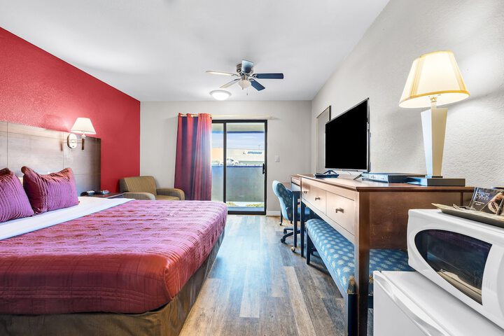 Room 16 of 32