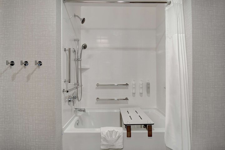 Hampton Inn & Suites Ontario Rancho Cucamonga
