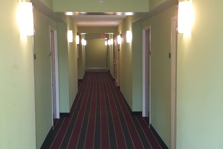 Room 9 of 28