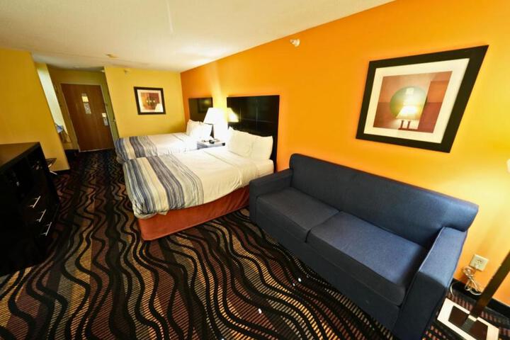 Rock Island Inn & Suites Streator IL