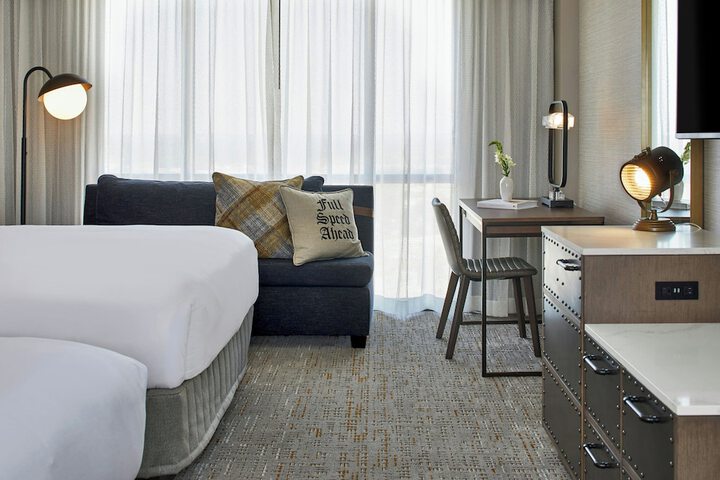 Renaissance Mobile Riverview Plaza Hotel