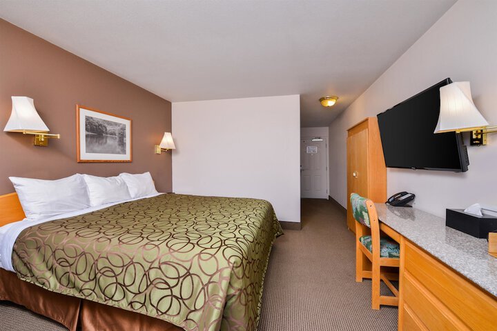 Room 17 of 39