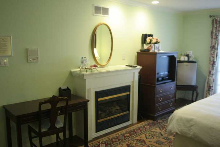 Room 32 of 66