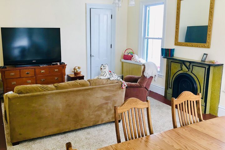 Room 62 of 83