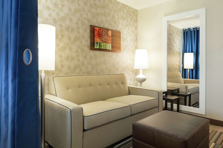 Room 7 of 28