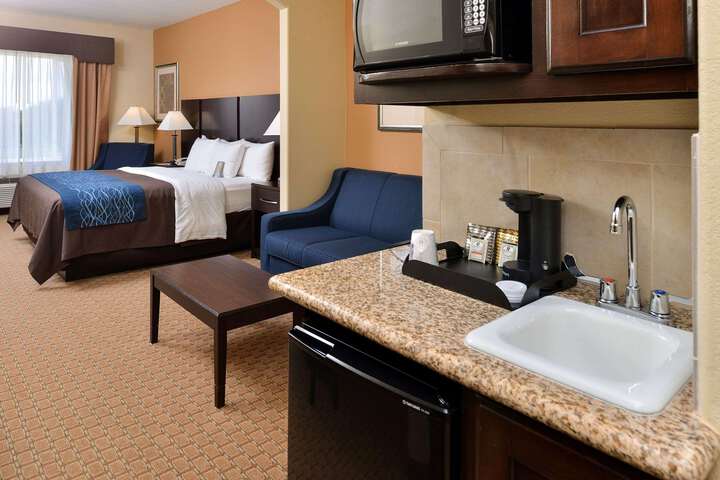 Comfort Inn & Suites (Formerly Executive Inn & Suites Mexia)