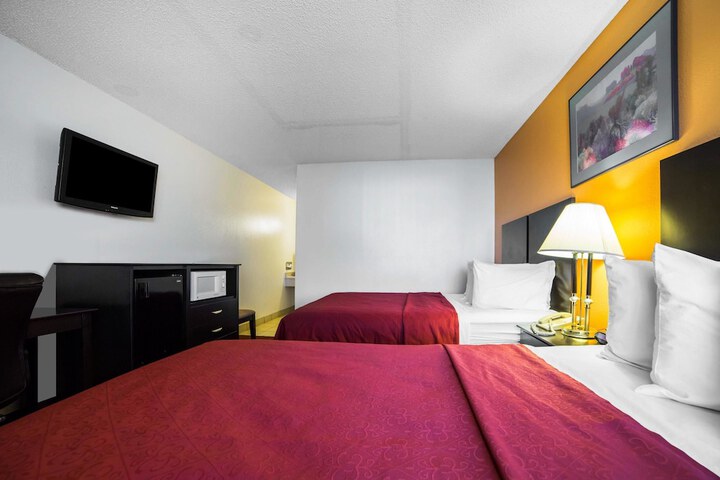Room 7 of 27