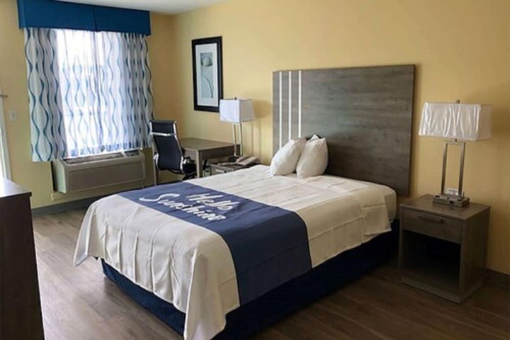 Room 5 of 20