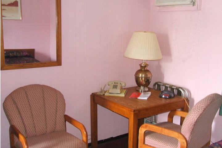 PASSPORT INN UTICA