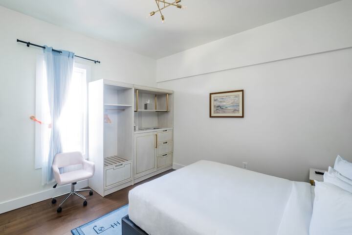 Room 21 of 72