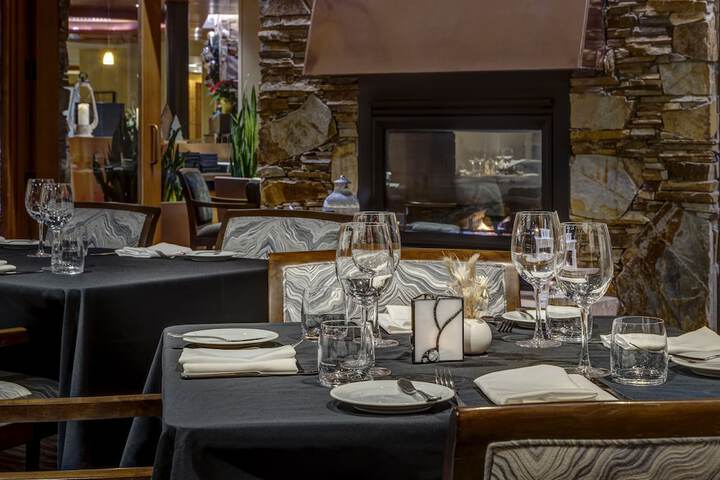 Dining 93 of 149