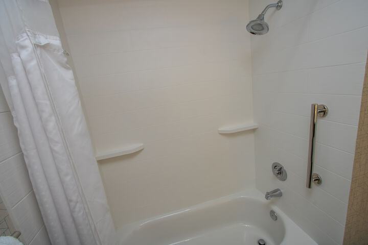 Room 117 of 135