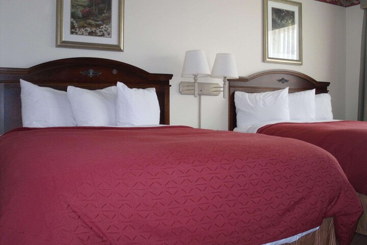 Room 8 of 17