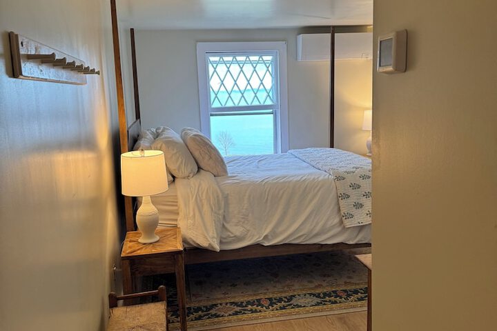 High Tide Inn