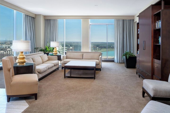 Renaissance Dallas North Hotel