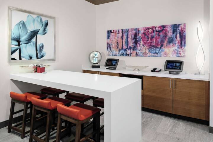 Business Center 47 of 48