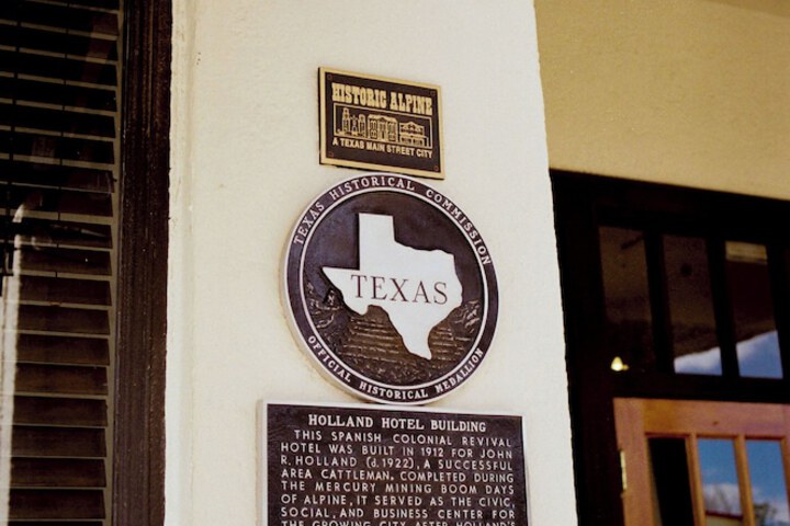 The Holland Hotel