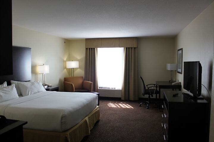 Room 13 of 36
