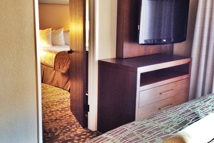 Best Western The Inn & Suites Pacific Grove