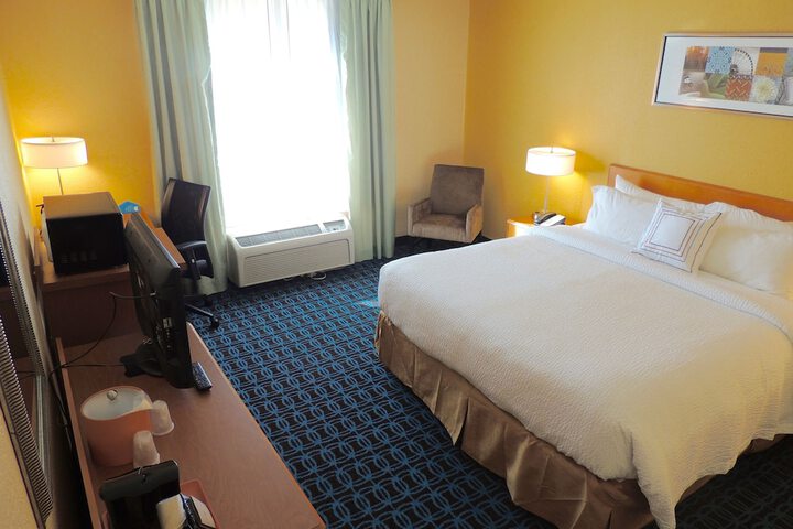 Room 6 of 14