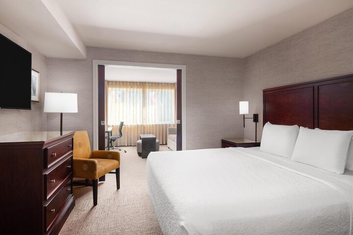 Eastgate Hotel BW Signature Collection