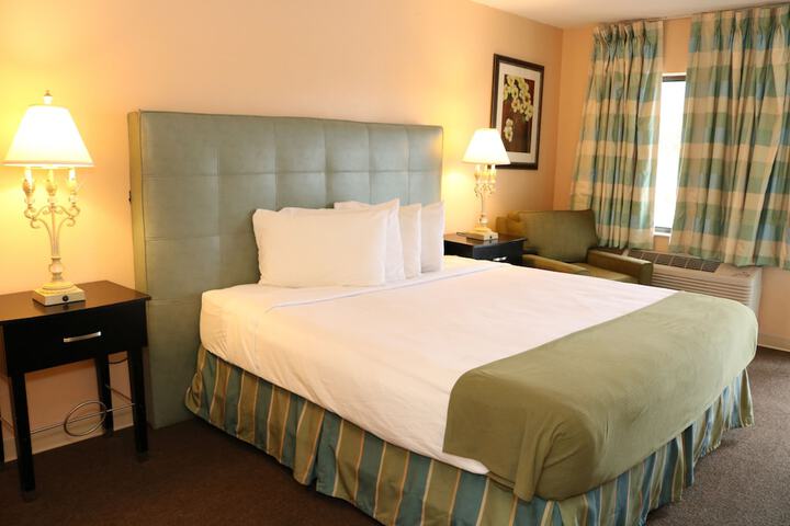 Room 13 of 44